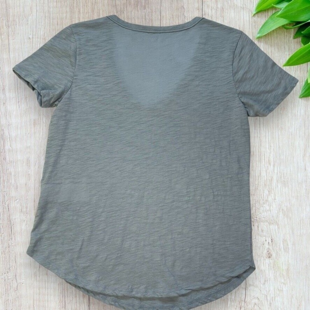 Abercrombie & Fitch Lot of 2 Tees T-Shirts Cropped and V-Neck - Size S - Picture 6 of 10